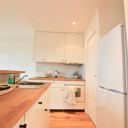 Modern At Great Location *