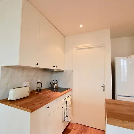 Modern At Great Location Parijs