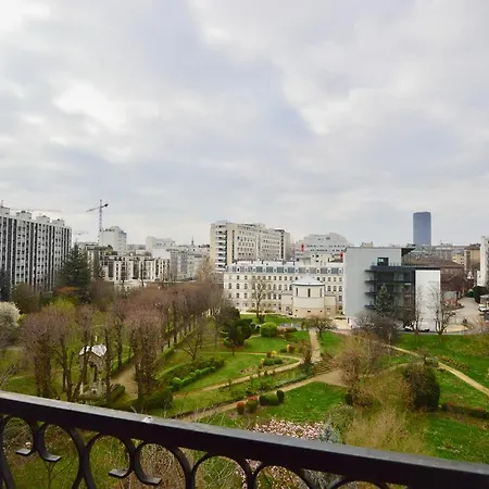 Modern At Great Location Appartement Parijs